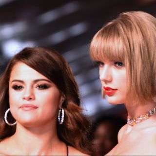 Taylor Swift flirta con Ben Affleck e trascura Selena Gomez
