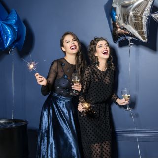 Come vestirsi a Capodanno: colori, abbinamenti e tendenze