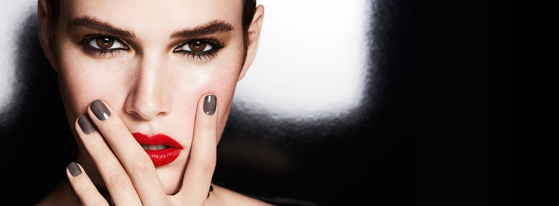 Chanel Primavera/Estate 2017: il make up di tendenza Chanel Primavera/Estate 2017: il make up di tendenza