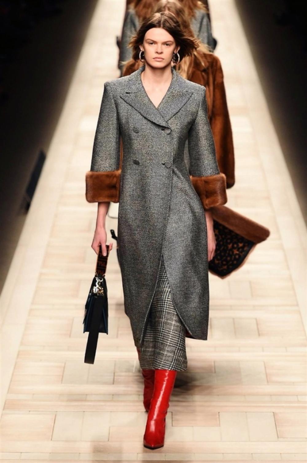 Il lusso e la tradizione sfilano da Fendi Il lusso e la tradizione sfilano da Fendi