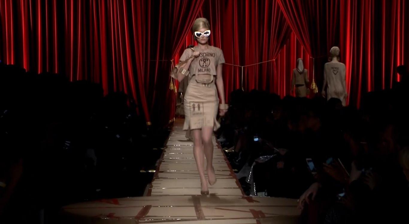 L'irresistibile trash chic di Moschino L'irresistibile trash chic di Moschino