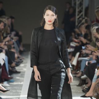 Max Mara, eleganza floreale in città