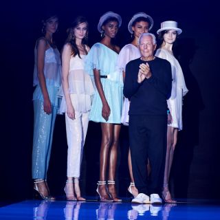 Sfila a Londra la primavera pastello di Emporio Armani