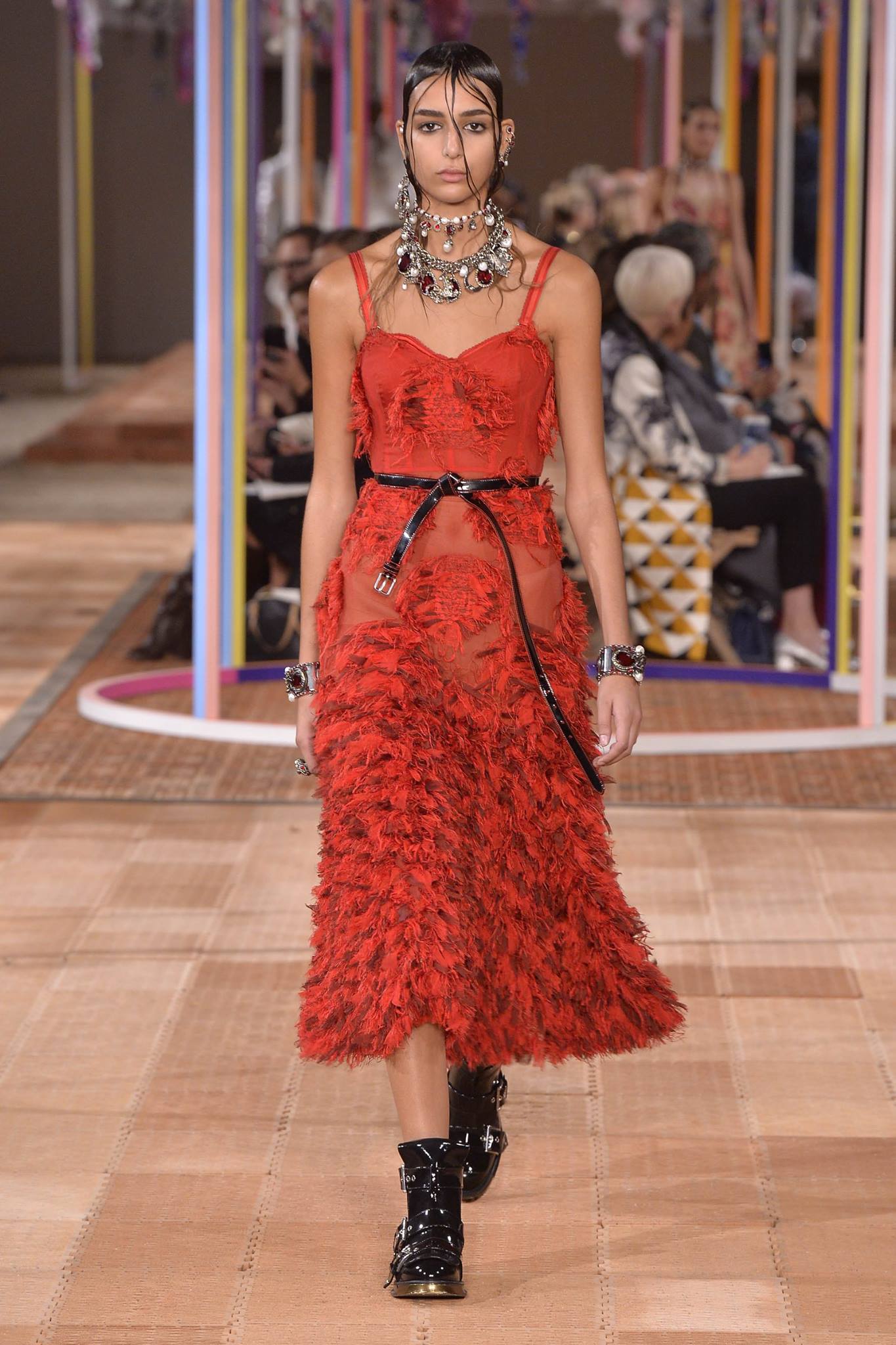 L'universo punk e floreale di Alexander McQueen L'universo punk e floreale di Alexander McQueen