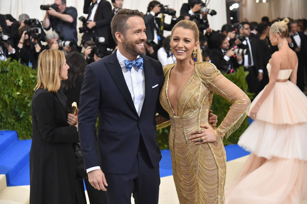Blake Lively molestata sessualmente da un make up artist Blake Lively molestata sessualmente da un make up artist