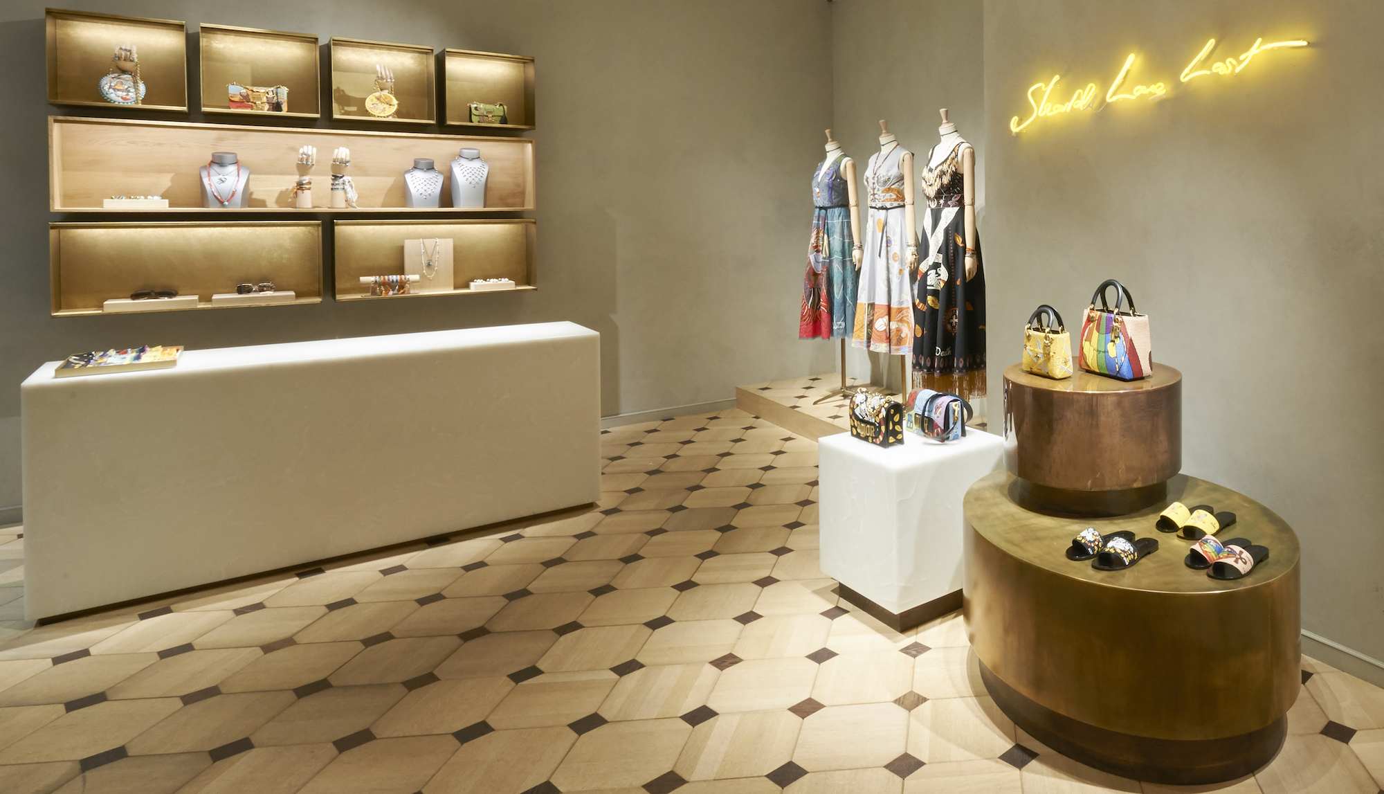 Nei Tarots Pop-up Store alla scoperta della Dior Cruise 2018 Nei Tarots Pop-up Store alla scoperta della Dior Cruise 2018