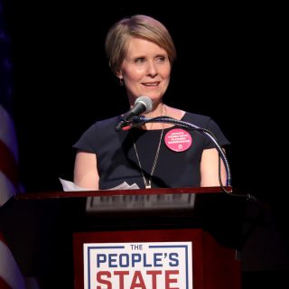 Il video di Cynthia Nixon contro gli stereotipi femminili