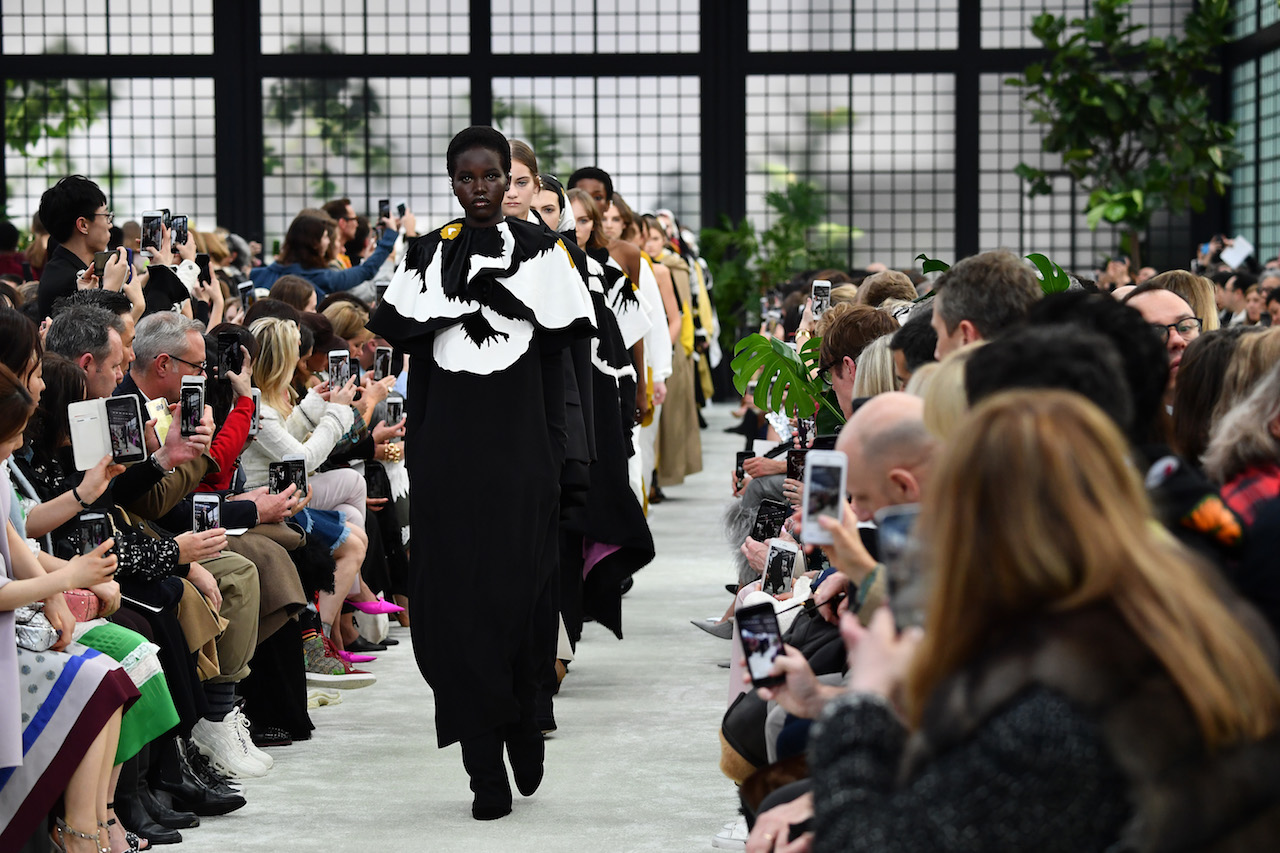 PFW: la sfilata di Valentino PFW: la sfilata di Valentino
