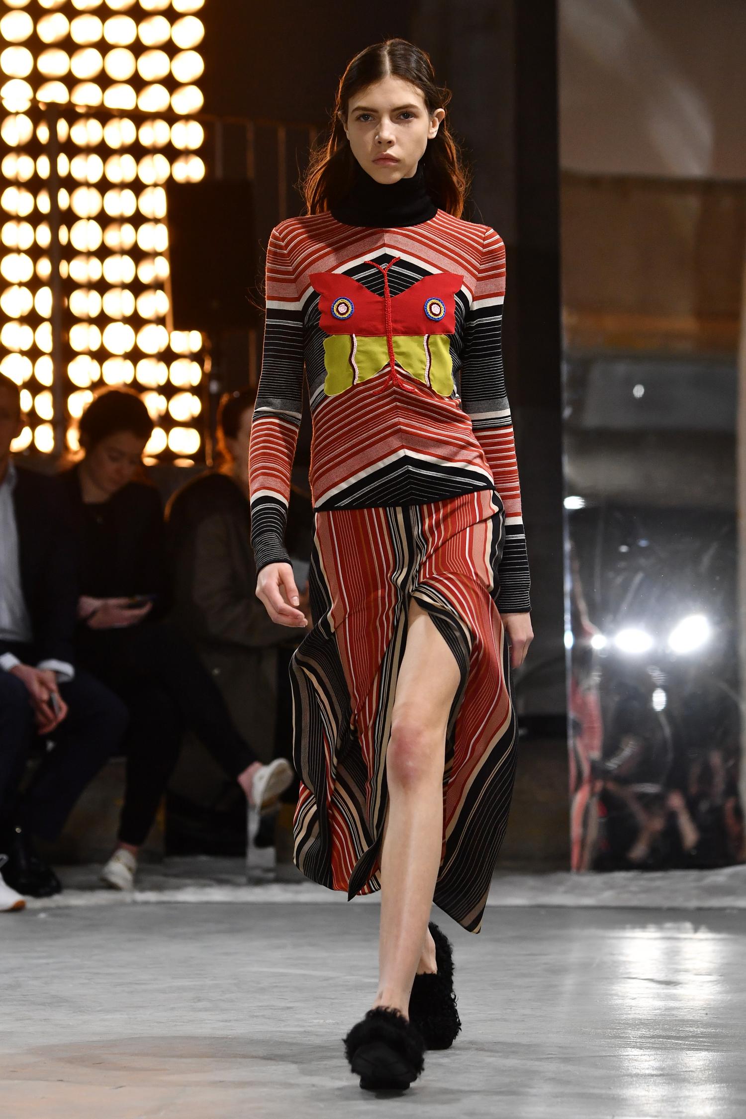 PFW: la sfilata di Giambattista Valli PFW: la sfilata di Giambattista Valli