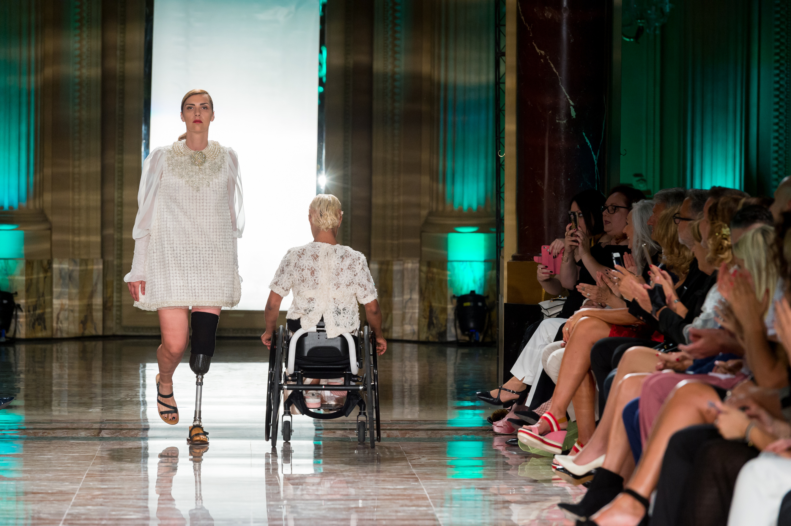 L'Alta Moda sfila per la ricerca L'Alta Moda sfila per la ricerca