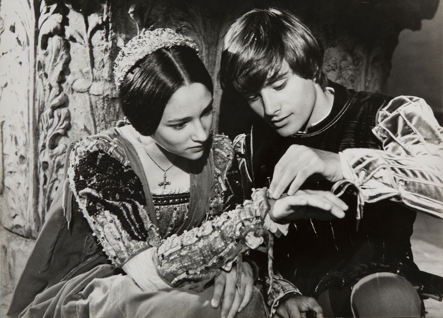 Romeo e Giulietta di Zeffirelli in mostra a Pienza per i 50 anni del film, le foto Romeo e Giulietta di Zeffirelli in mostra a Pienza per i 50 anni del film, le foto