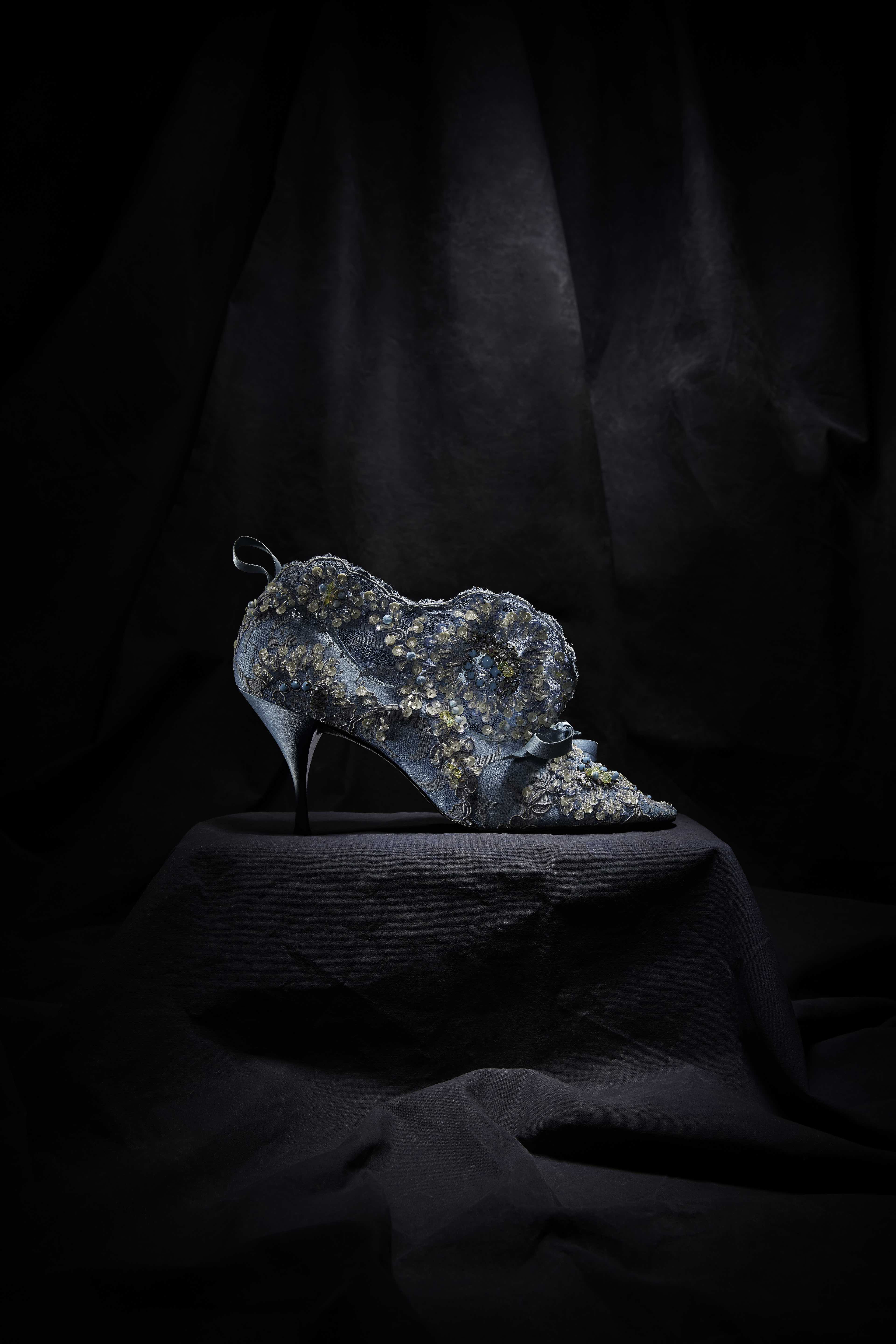 Dior by Roger Vivier: un'opera d'arte chiamata scarpa Dior by Roger Vivier: un'opera d'arte chiamata scarpa