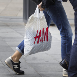 Burberry, Zara e H&M: stop alle buste di plastica