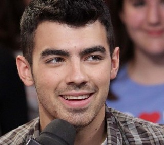 Che sta frequentando Joe Jonas 2013