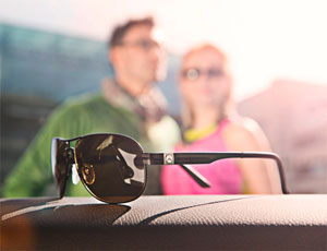 Mercedes-Benz Eyewear Drivers Edition: occhiali da sole per gli amanti  della guida | DireDonna
