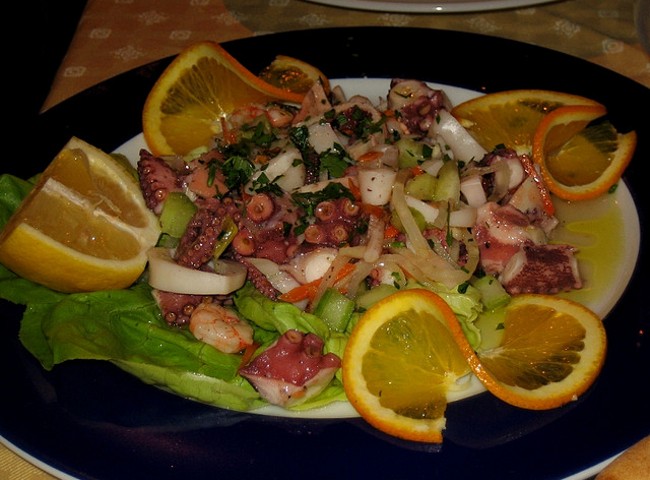 Insalata Del Pescatore Sapore Di Sale E Di Mare Che Entra Anche Nelle Tavolate Della Festa Diredonna