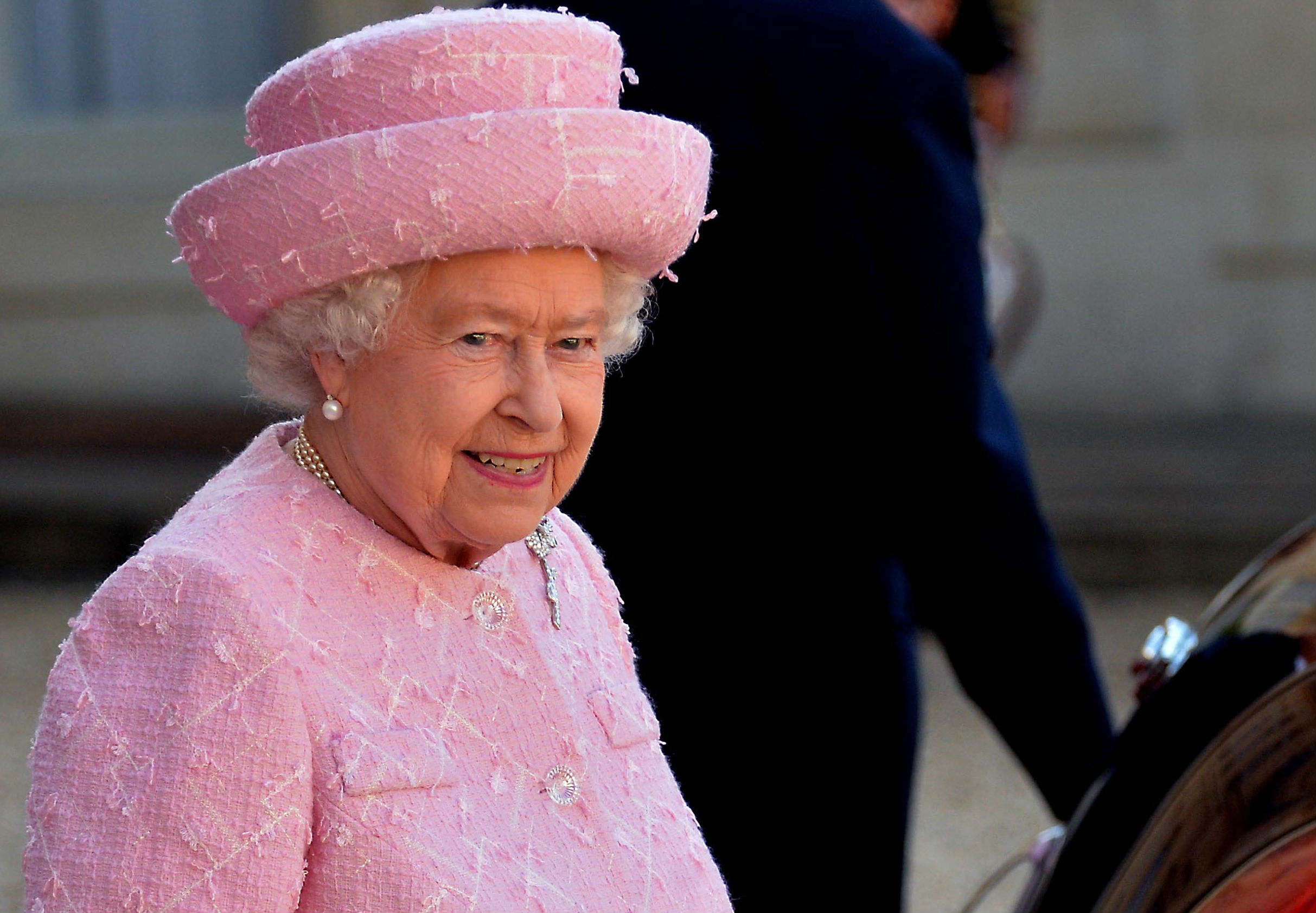 La Regina fa visita a Meghan