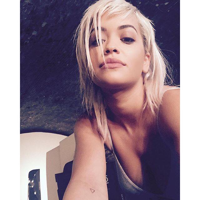 Rita Ora, popstar trasformista e superhot