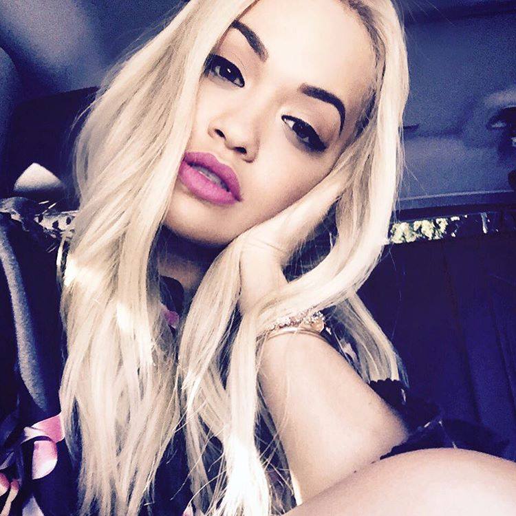 Rita Ora, popstar trasformista e superhot