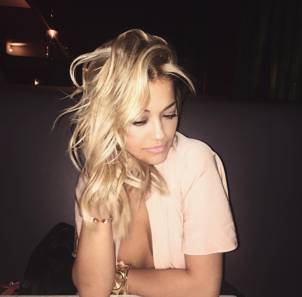 Rita Ora, popstar trasformista e superhot