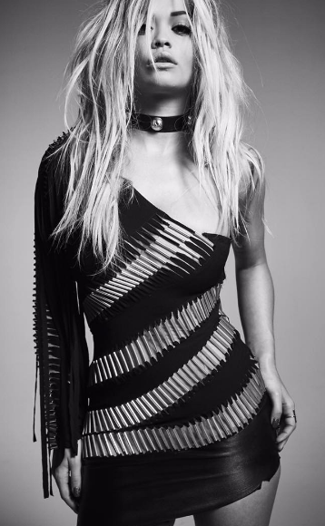 Rita Ora, popstar trasformista e superhot