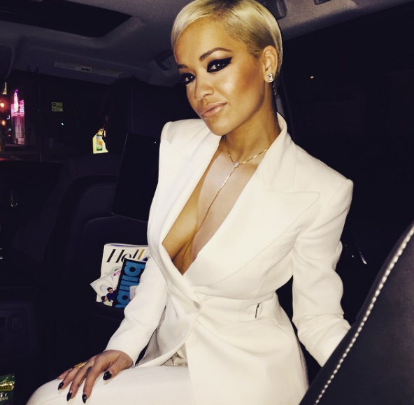 Rita Ora, popstar trasformista e superhot
