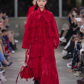Valentino sfila a Tokyo, le foto della collezione pre fall 2019 Valentino sfila a Tokyo, le foto della collezione pre fall 2019