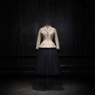 Dior From Paris to the World, le foto della mostra al Denver Art Museum Dior From Paris to the World, le foto della mostra al Denver Art Museum