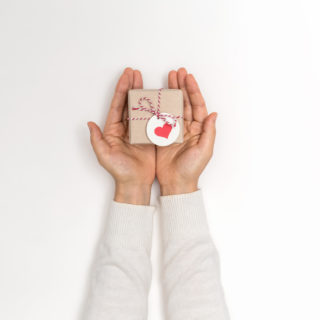 10 idee regalo per un Natale solidale 10 idee regalo per un Natale solidale
