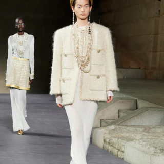 Chanel sfila al Met di New York con la collezione Métiers d'Art, le foto Chanel sfila al Met di New York con la collezione Métiers d'Art, le foto