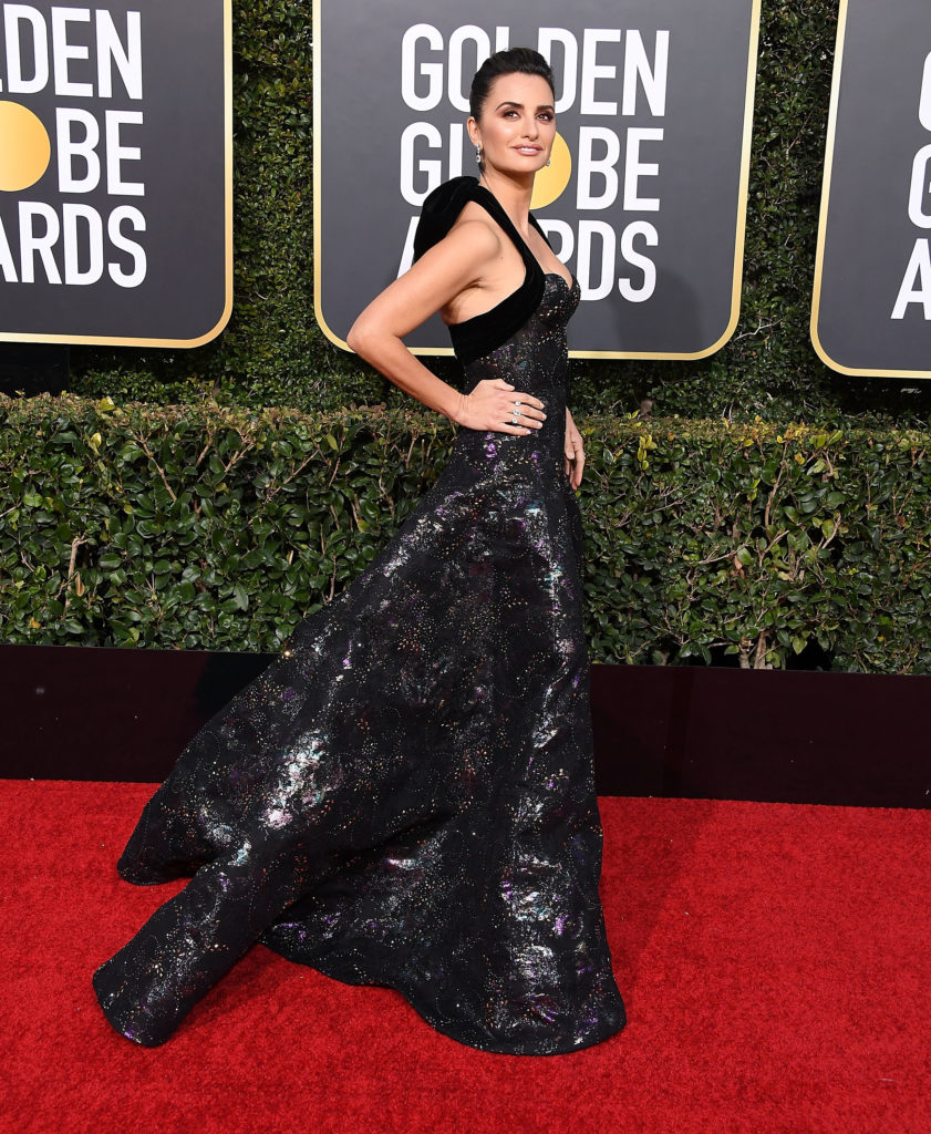Penélope Cruz in abito nero di Ralph&Russo