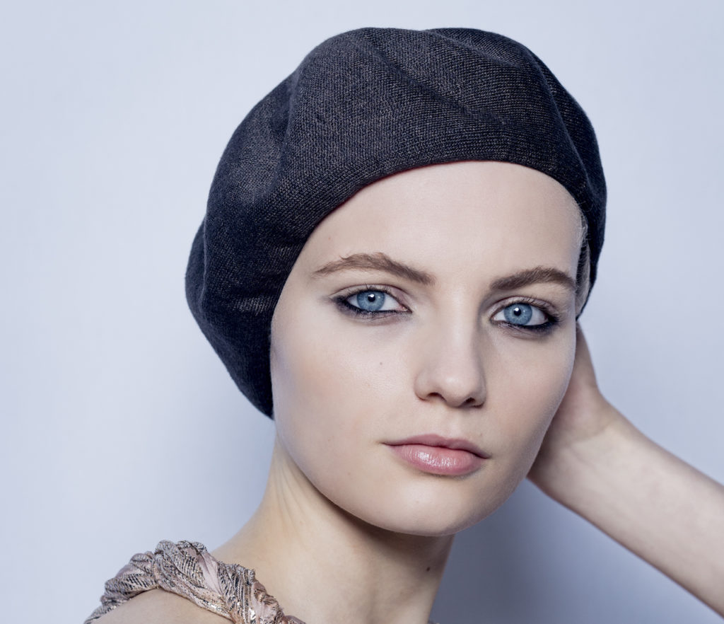 Labbra nude e eyeliner nero per il make-up studiato da Peter Philips per Dior