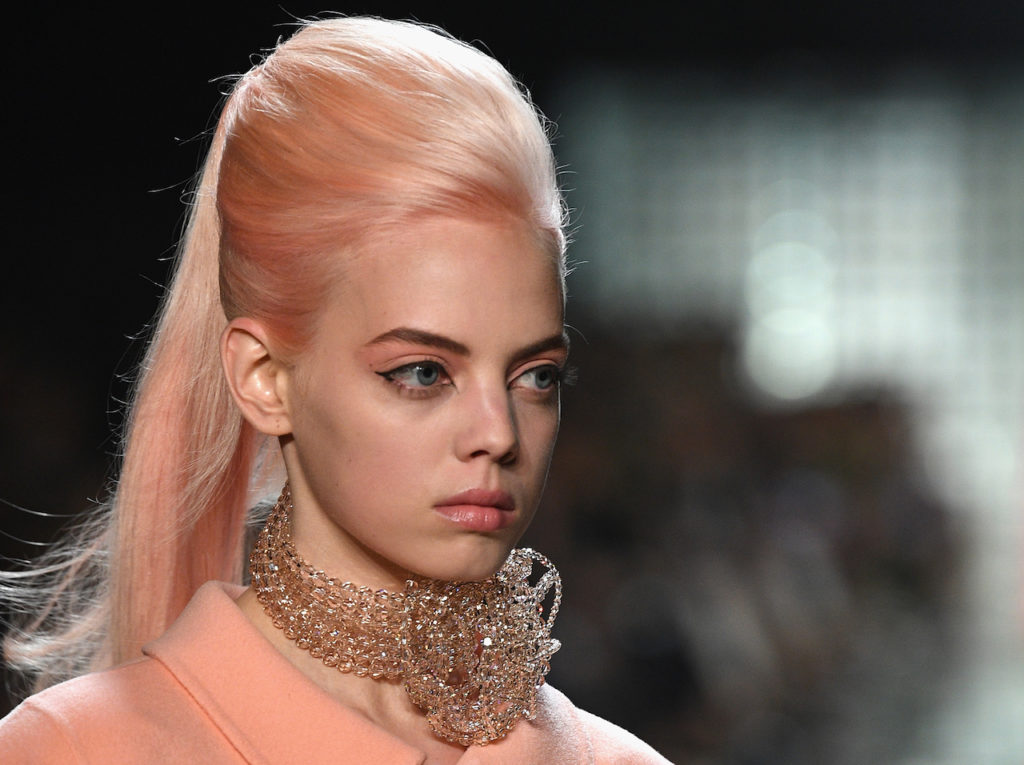 Il trionfo del Living Coral sulla passerella di Marc Jacobs a New York