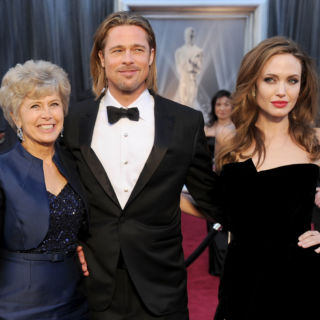 La mamma di Brad Pitt contro Angie: gli ha rovinato la vita