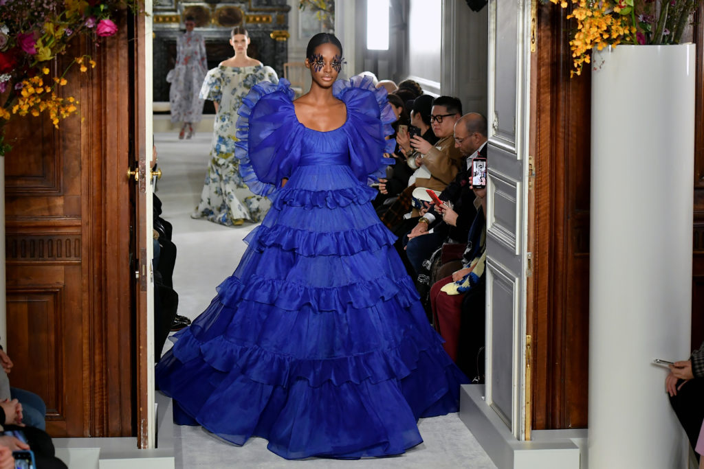 Ball gown indaco di Valentino