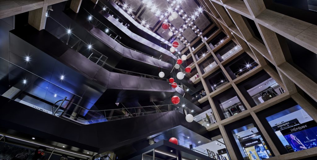 Installazione aerea di Xavier Veilhan alla Rinascente di Roma