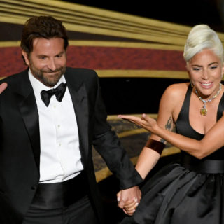 Bradley Cooper e Lady Gaga insieme al Glastonbury Festival
