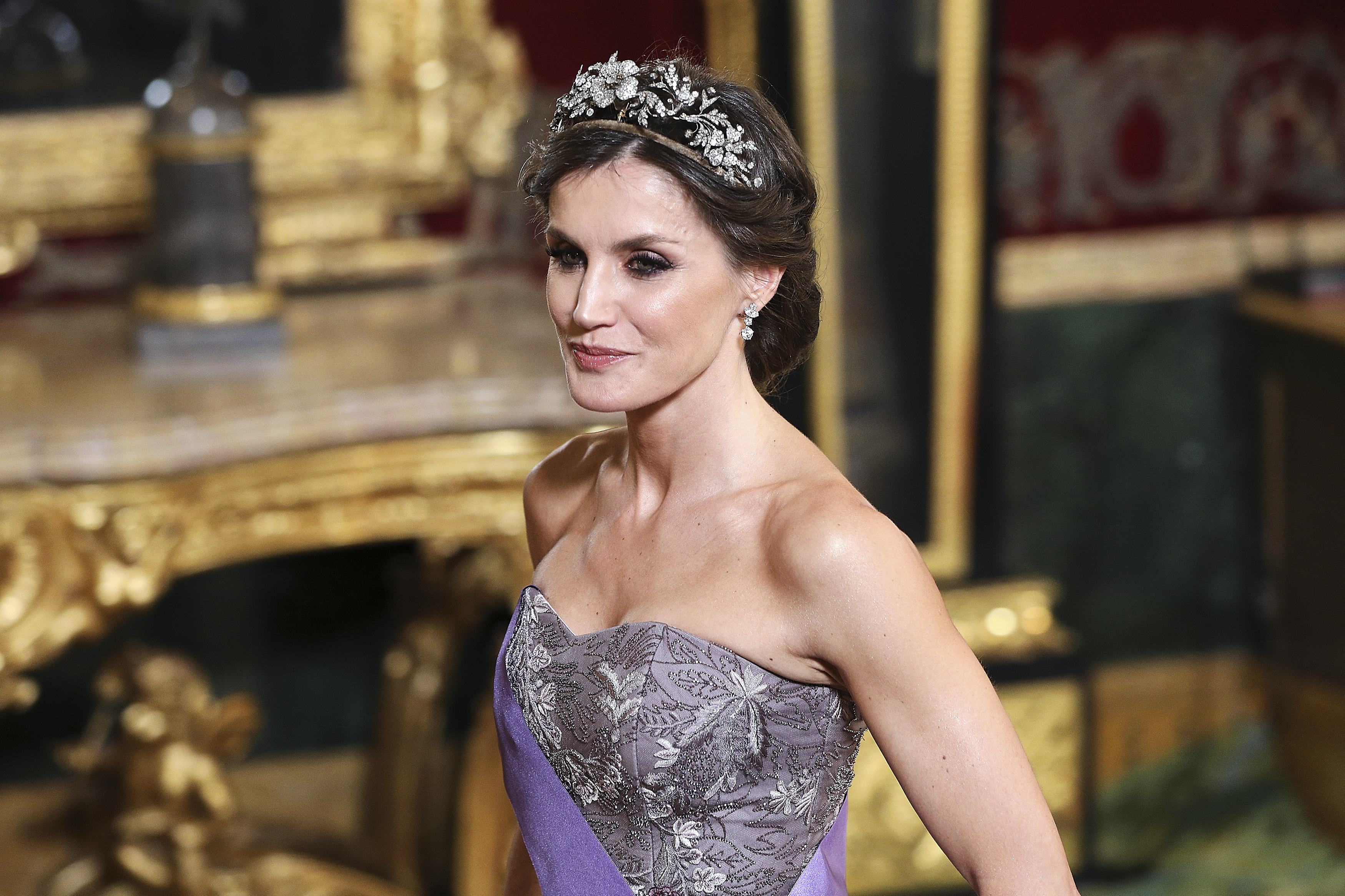 Letizia Ortiz brilla con la tiara della suocera