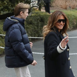 Melania Trump: look casual in sneakers