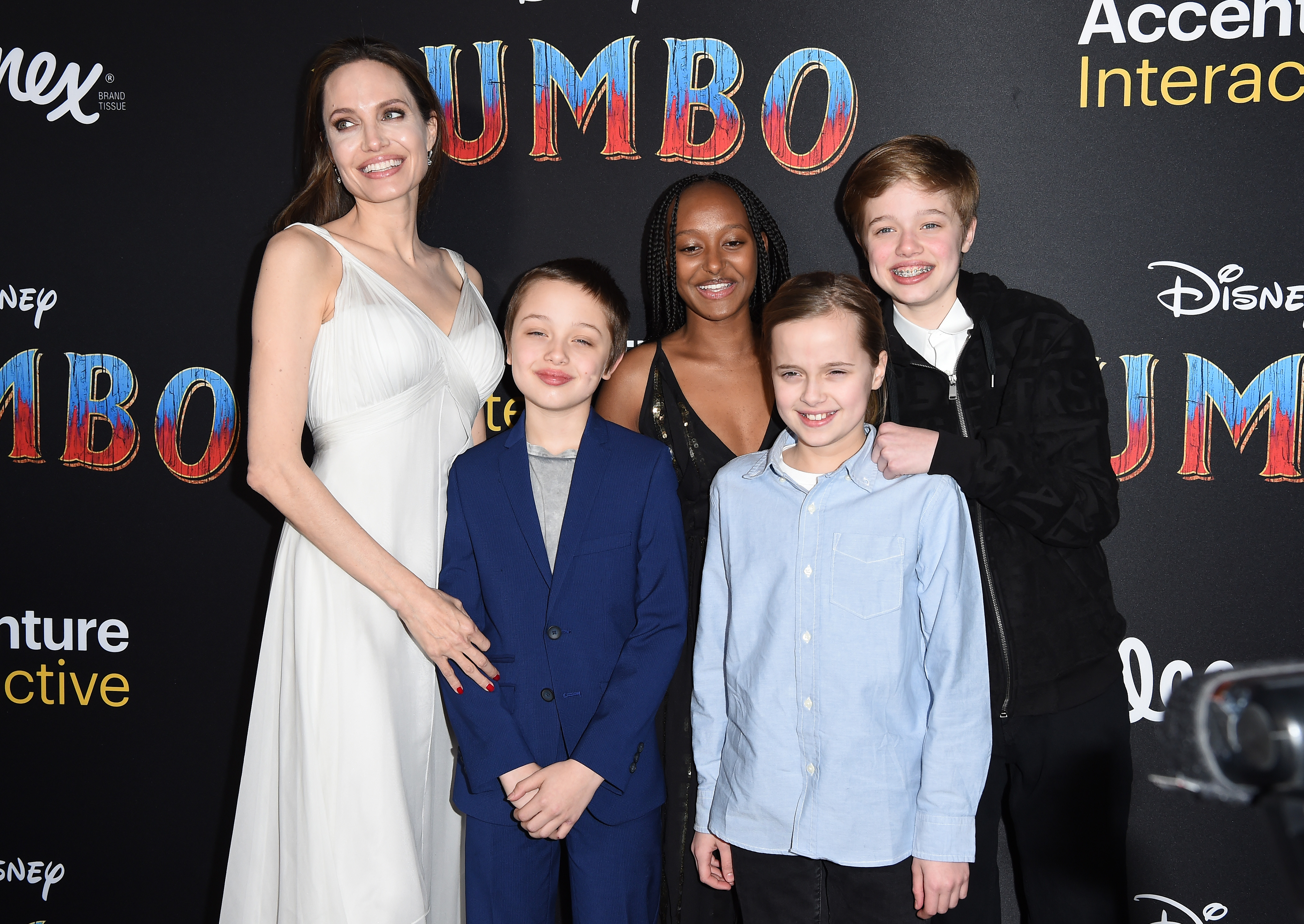 Angelina sul red carpet con i figli