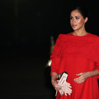Meghan sotto accusa: 600mila euro per i look in gravidanza Meghan sotto accusa: 600mila euro per i look in gravidanza
