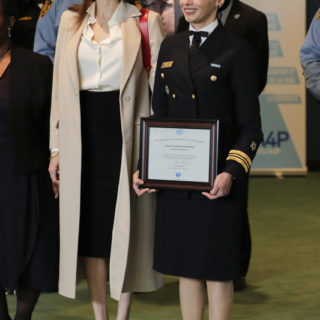 Angelina Jolie: le donne sono le vere vittime delle guerre Angelina Jolie: le donne sono le vere vittime delle guerre