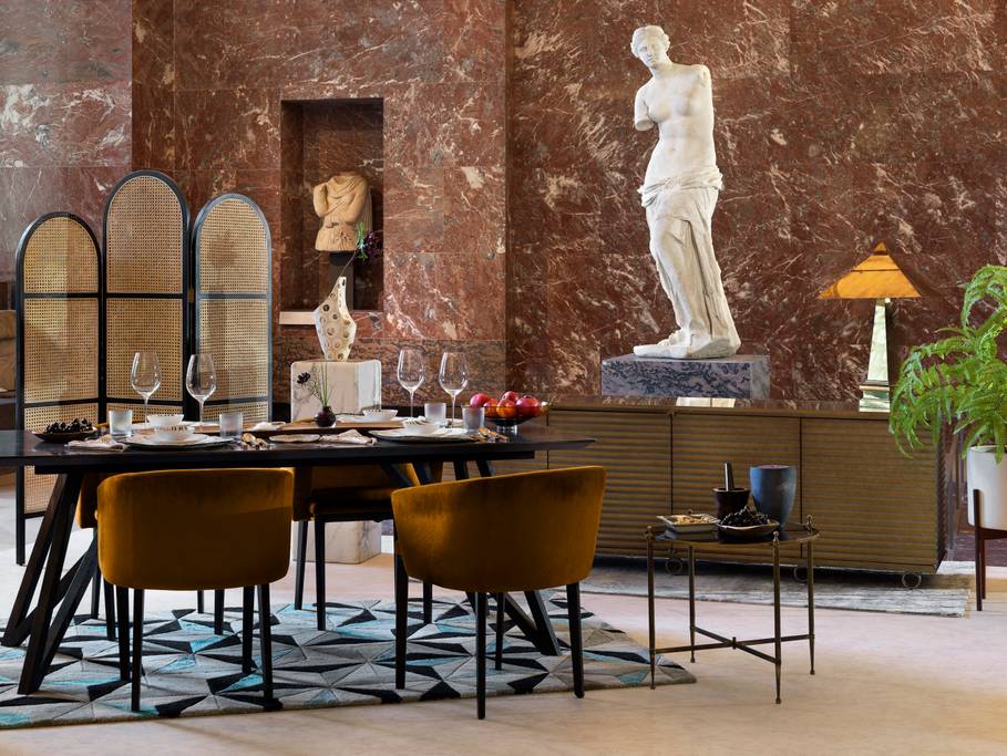 Dormi nel Louvre con Airbnb