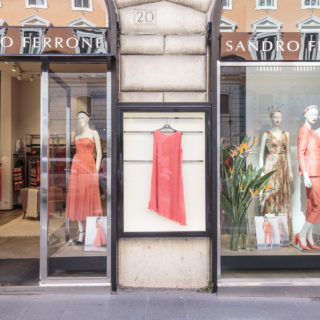 Sandro Ferrone festeggia i 30 anni con la capsule corallo