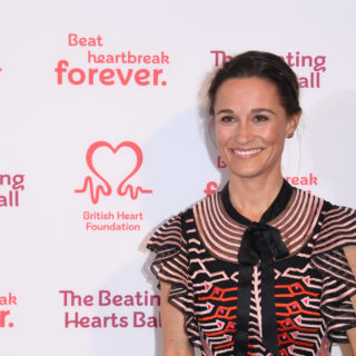 Pippa Middleton con il figlio nel passeggino dei vip Pippa Middleton con il figlio nel passeggino dei vip
