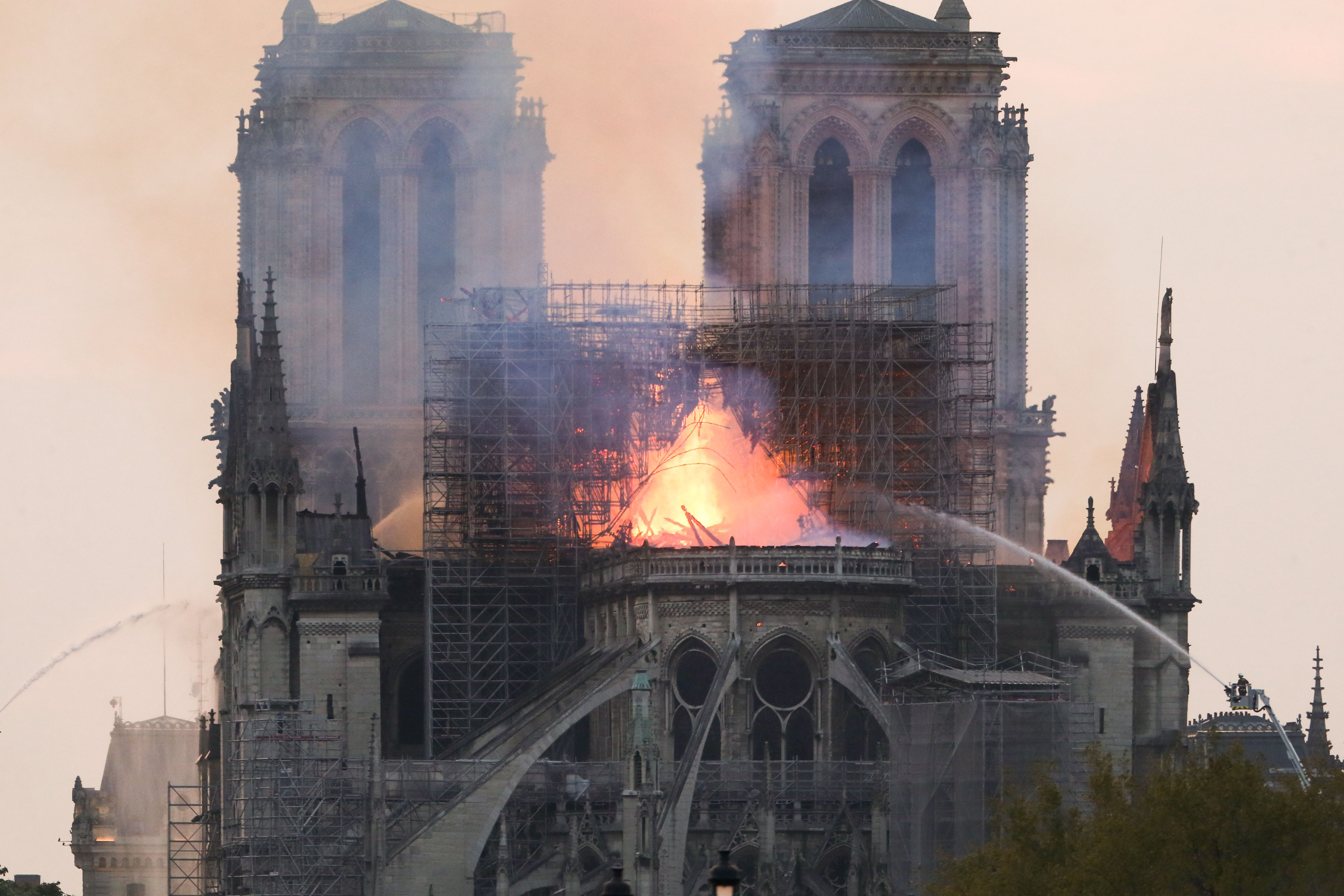 I danni e le donazioni per Notre-Dame