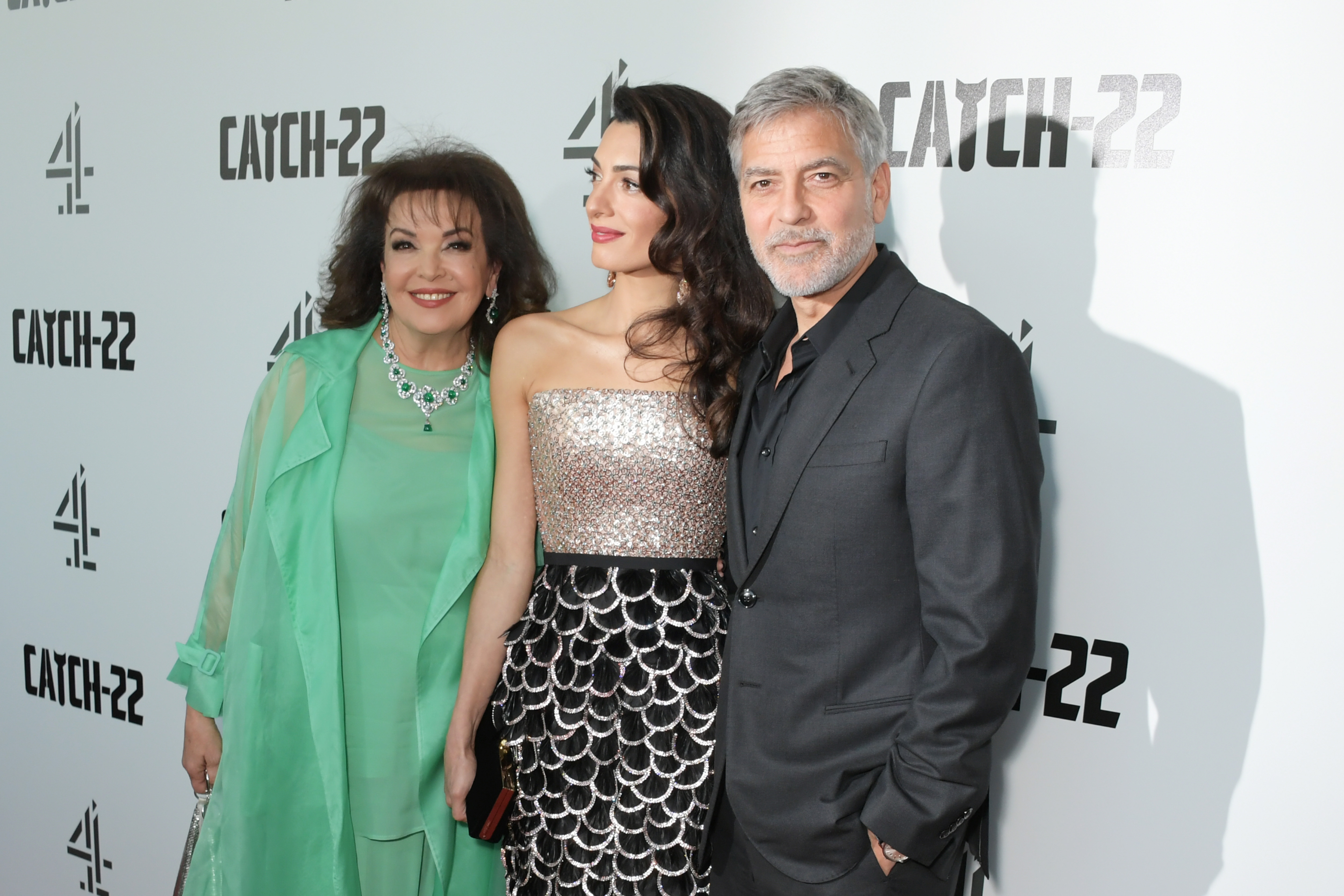 George Clooney sul red carpet con la suocera
