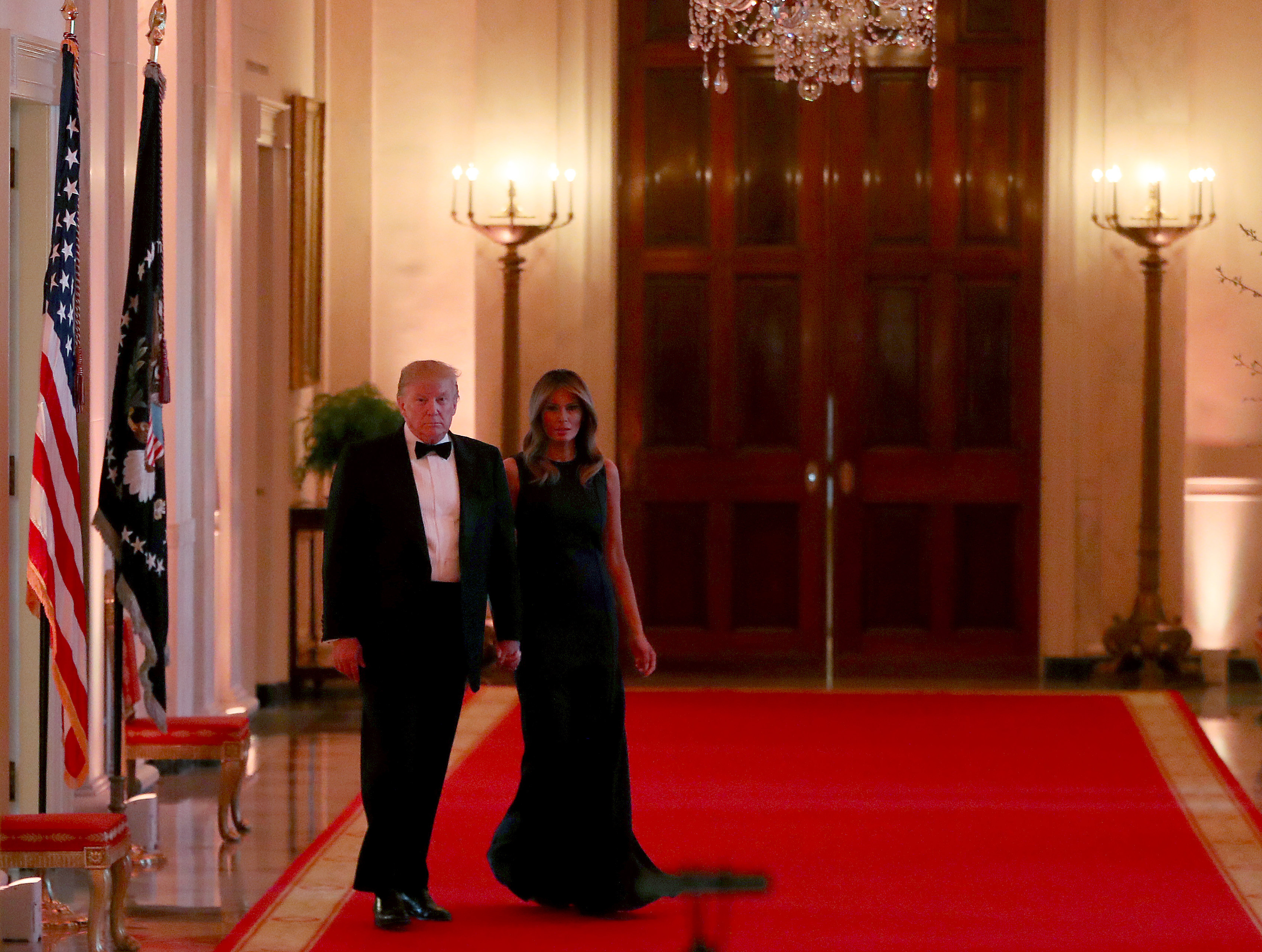 Il costoso look total black di Melania