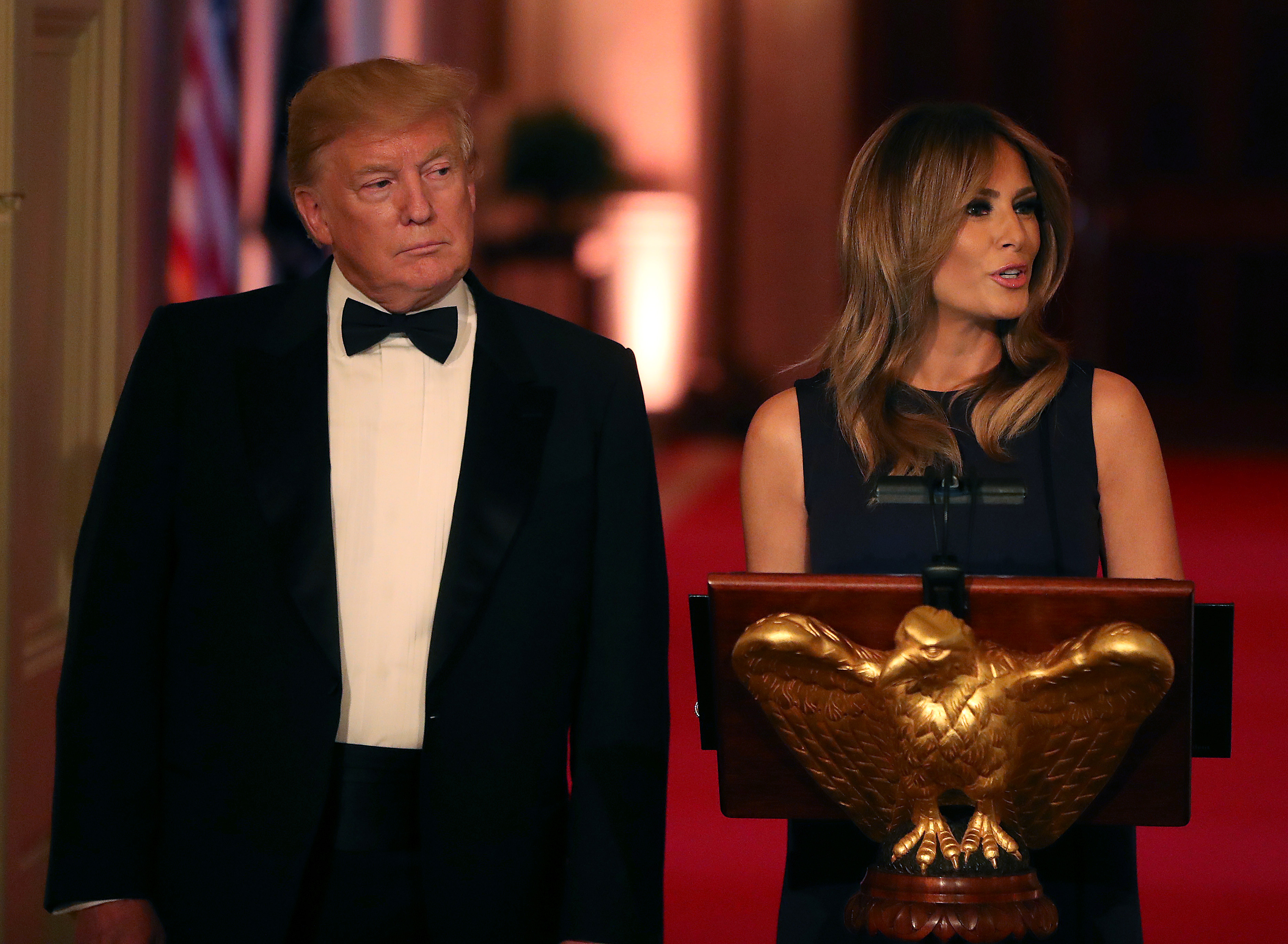 Il costoso look total black di Melania