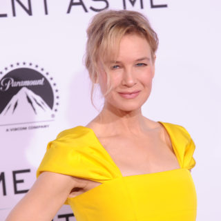 Catherine Zeta-Jones si congratula con Renée Zellweger